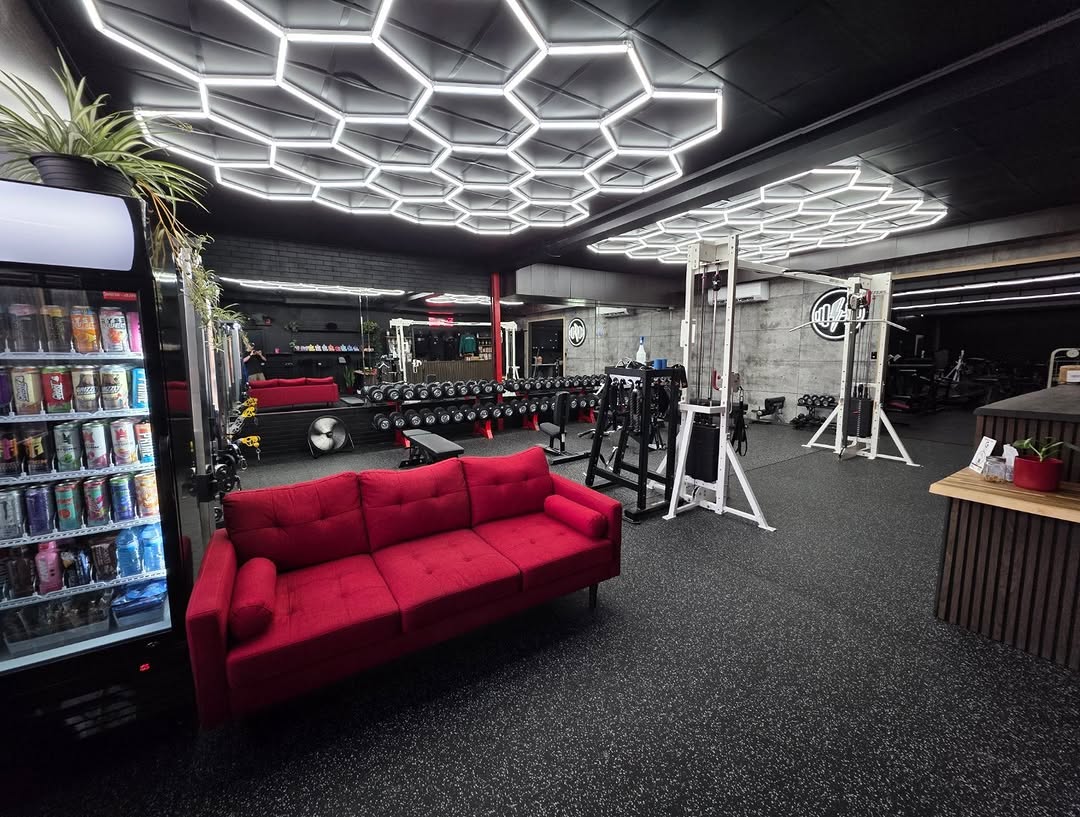 Vertical Clearance: Sizing Hex Kits for Low-Ceiling Gyms