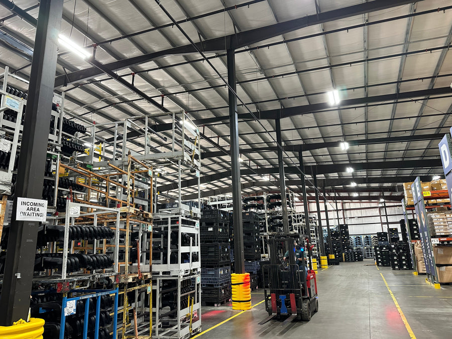 Aisle-Optic vs. Standard Linear High Bays for Racks