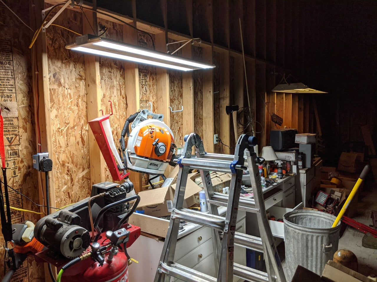 linear high bay light used for workbench lighting in a workshop for diy 